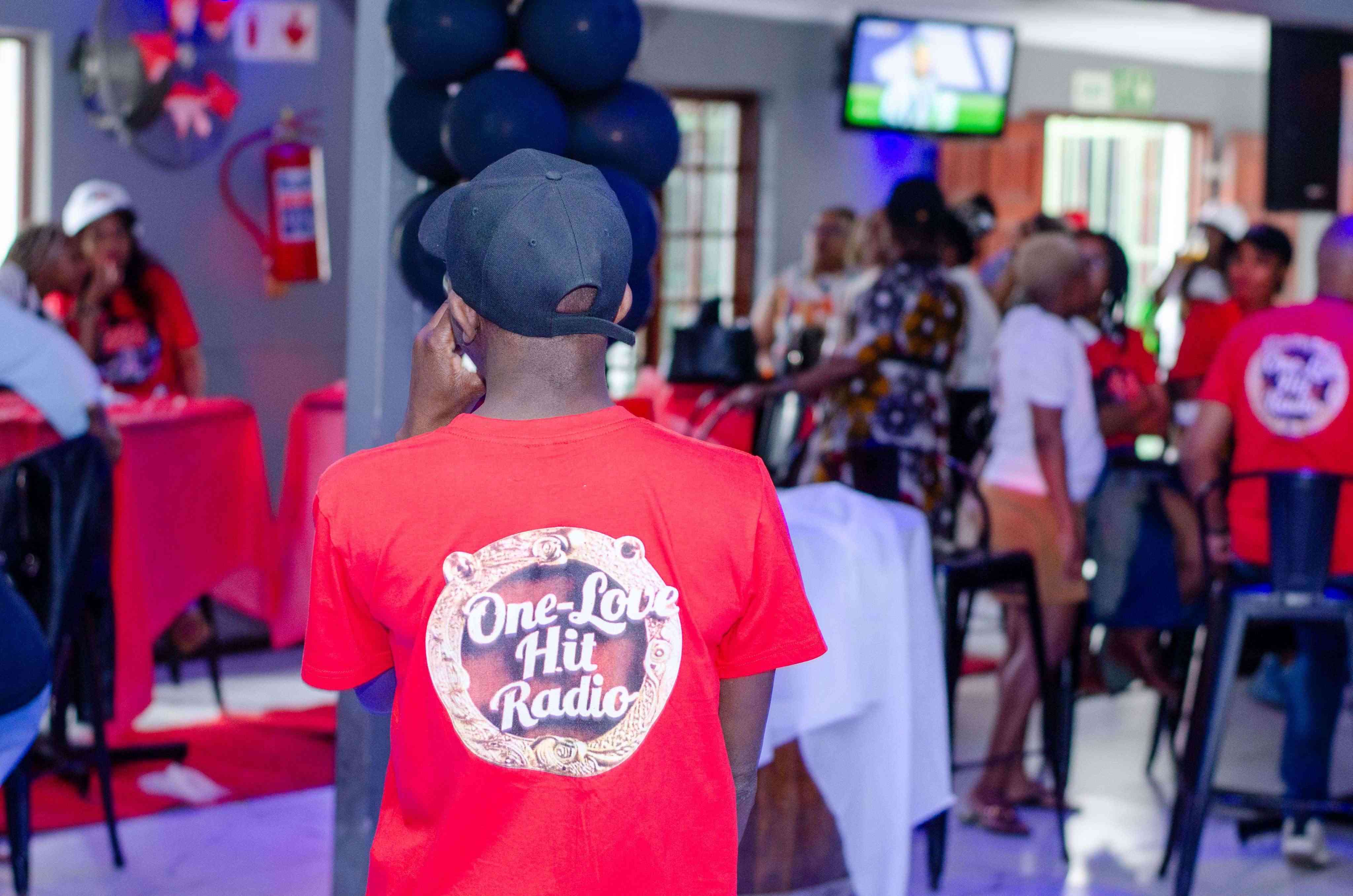 Meet & Mingle Photo 15