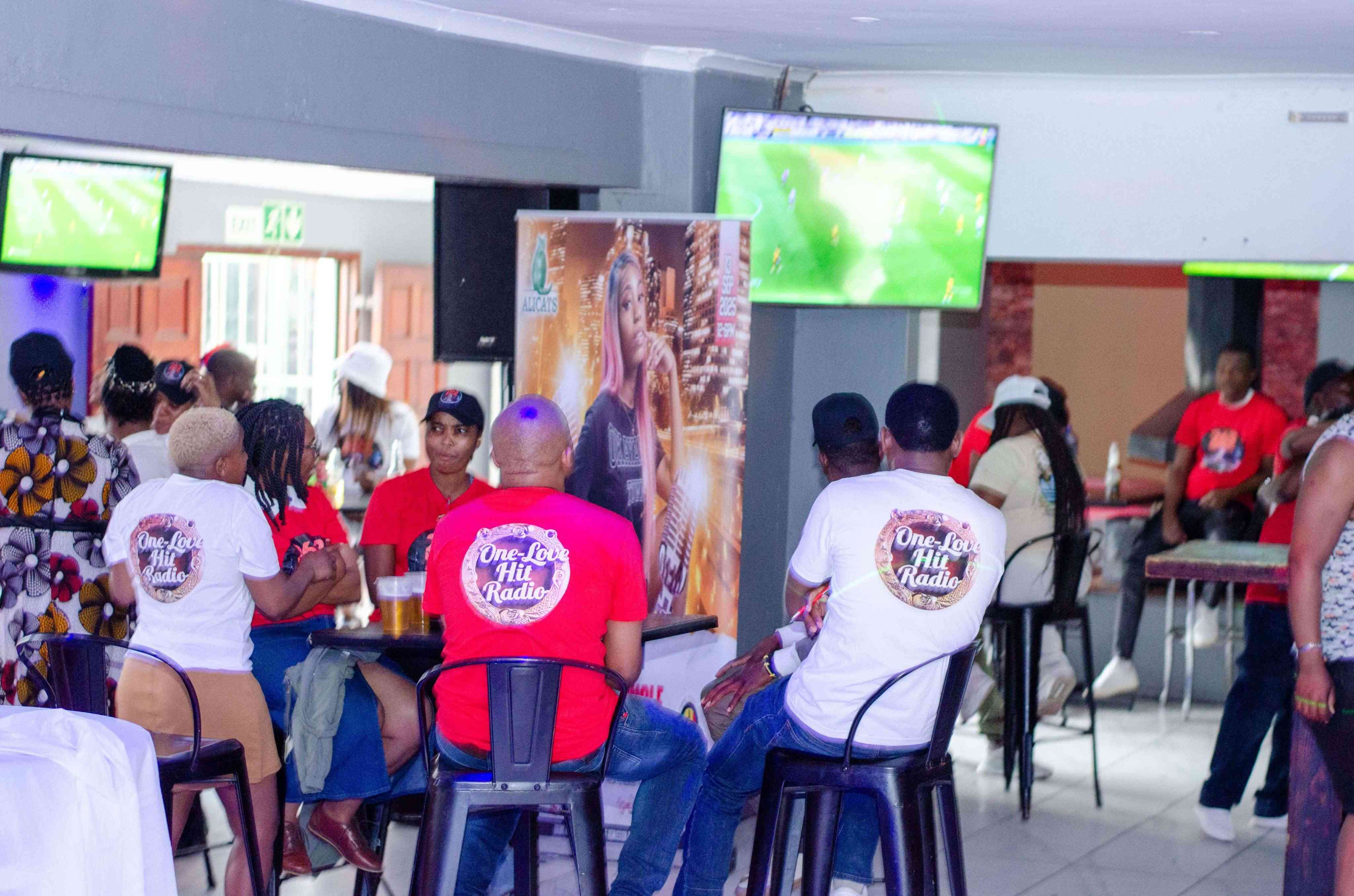 Meet & Mingle Photo 17